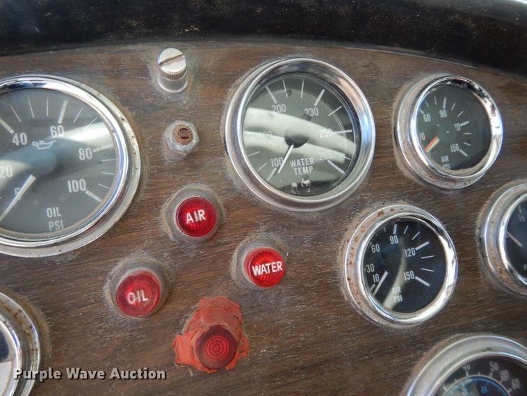 image for item DH2333 1985 Peterbilt 359 vacuum truck