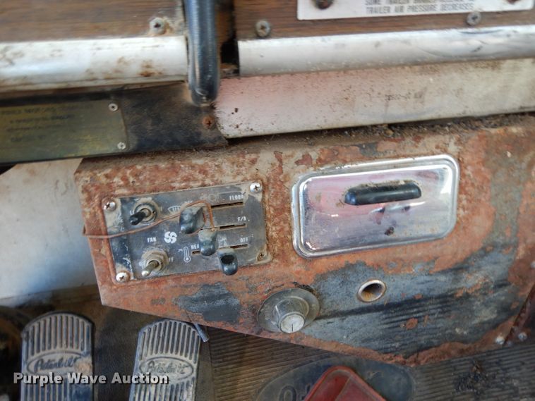 image for item DH2333 1985 Peterbilt 359 vacuum truck