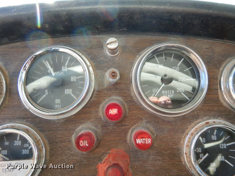 image for item DH2333 1985 Peterbilt 359 vacuum truck