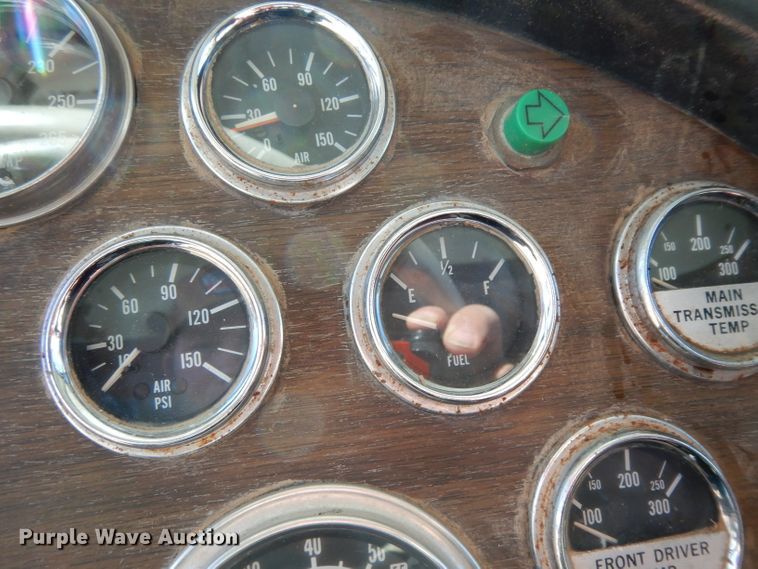 image for item DH2333 1985 Peterbilt 359 vacuum truck