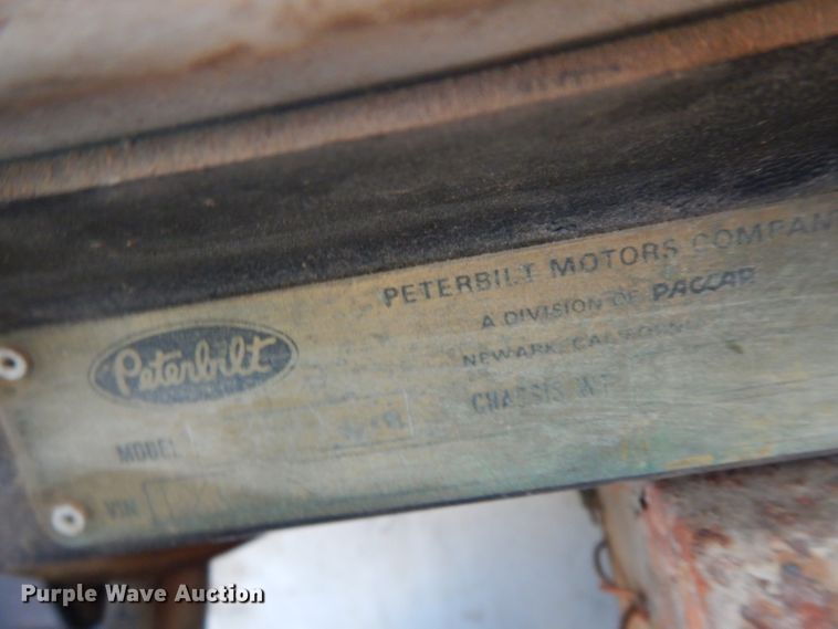 image for item DH2333 1985 Peterbilt 359 vacuum truck