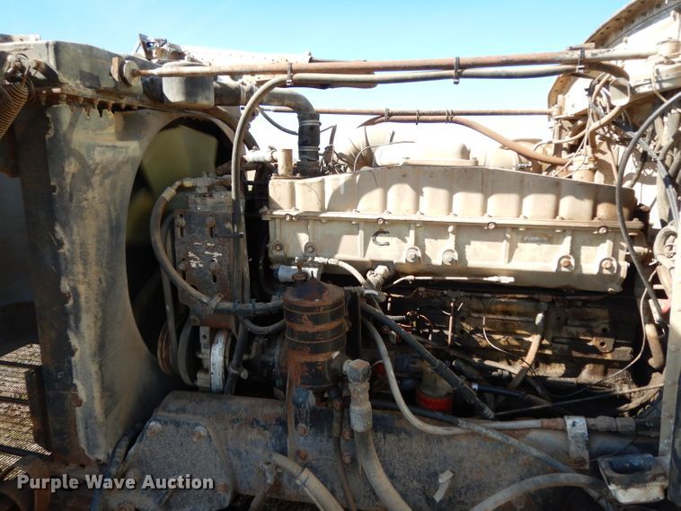 image for item DH2333 1985 Peterbilt 359 vacuum truck