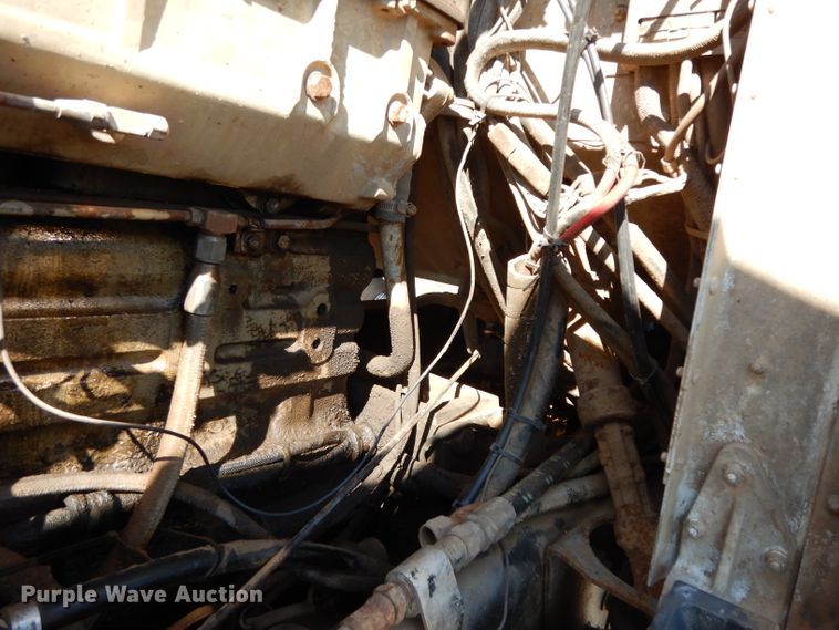 image for item DH2333 1985 Peterbilt 359 vacuum truck