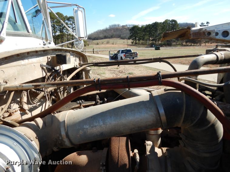 image for item DH2333 1985 Peterbilt 359 vacuum truck