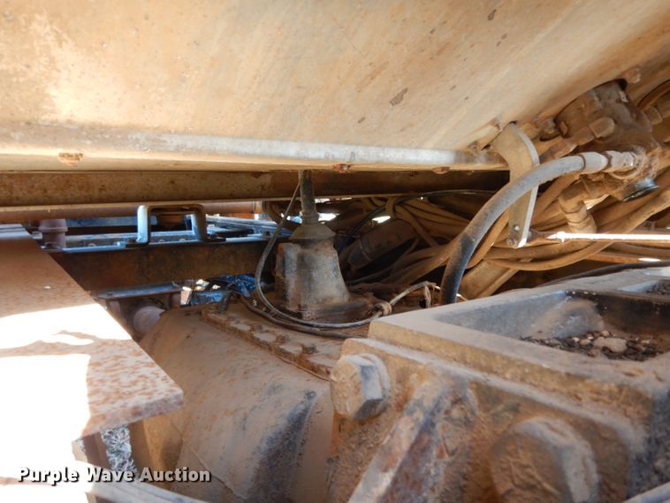 image for item DH2333 1985 Peterbilt 359 vacuum truck