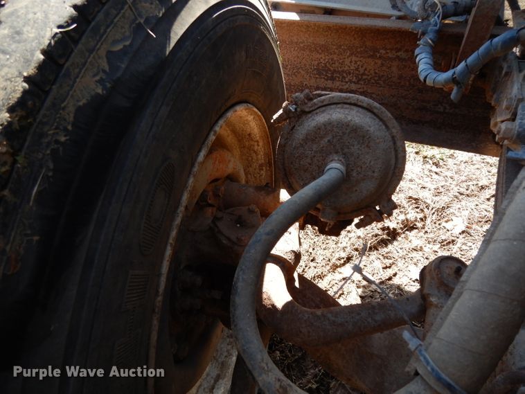 image for item DH2333 1985 Peterbilt 359 vacuum truck