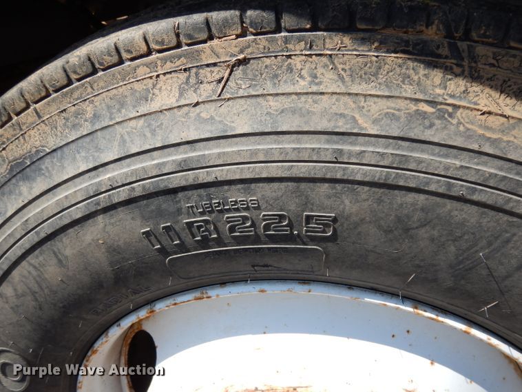 image for item DH2333 1985 Peterbilt 359 vacuum truck