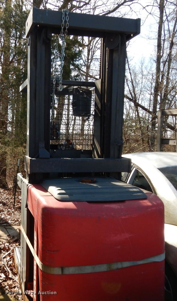 image for item DH2349 Raymond EASi-OPC30TT forklift