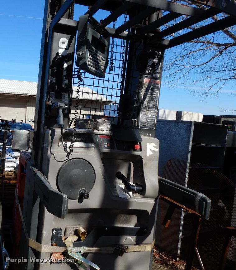 image for item DH2349 Raymond EASi-OPC30TT forklift