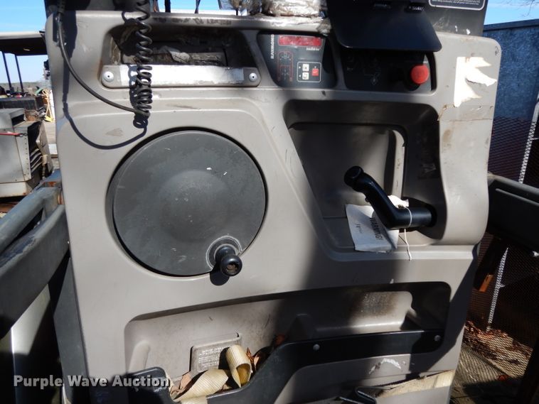 image for item DH2349 Raymond EASi-OPC30TT forklift