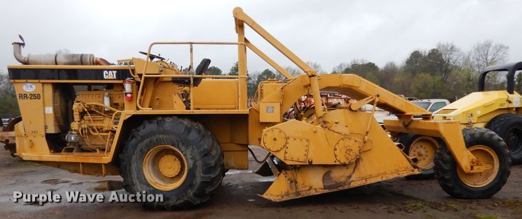 image for item DH2364 Caterpillar RR-250 soil stabilizer