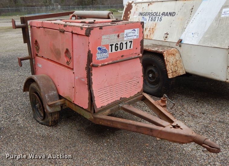 image for item DH2369 MQ Power Whisperweld welder/generator