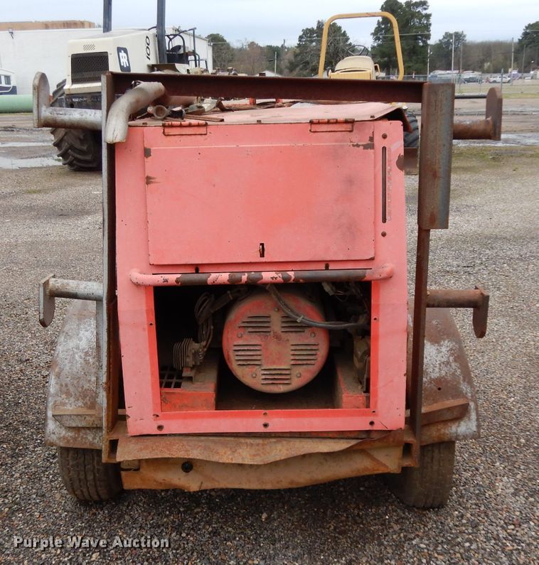 image for item DH2369 MQ Power Whisperweld welder/generator