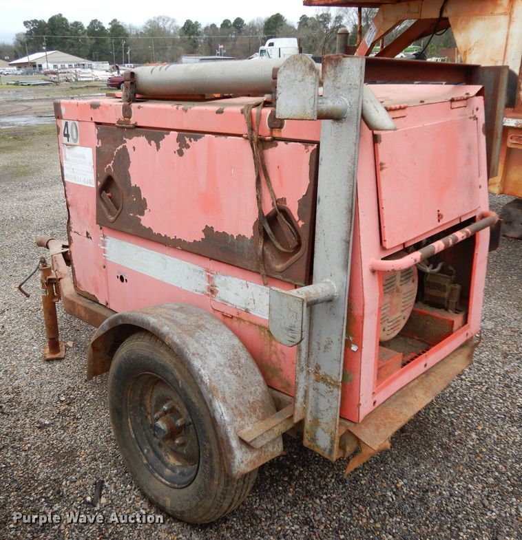 image for item DH2369 MQ Power Whisperweld welder/generator