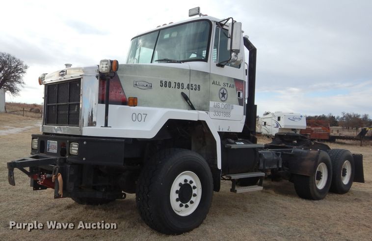 image for item DH3729 1994 Volvo Autocar semi truck