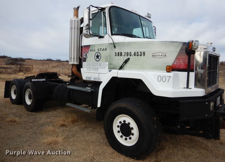 image for item DH3729 1994 Volvo Autocar semi truck