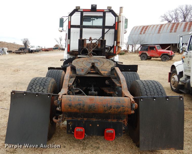 image for item DH3729 1994 Volvo Autocar semi truck