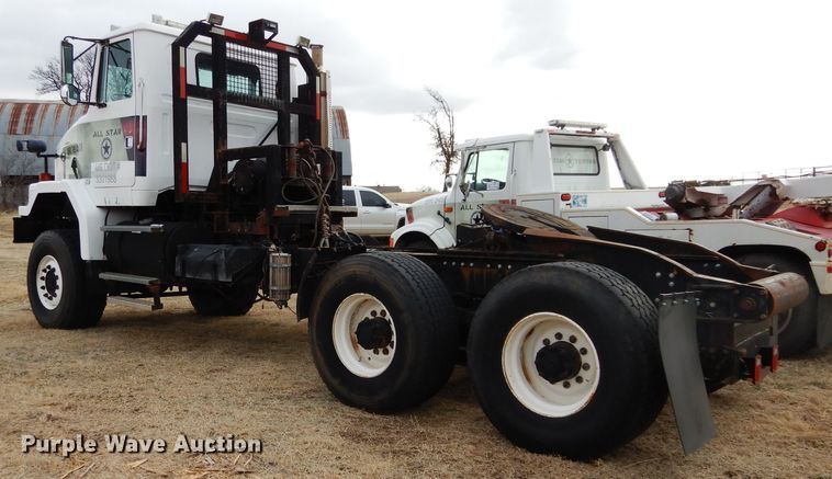 image for item DH3729 1994 Volvo Autocar semi truck