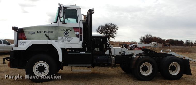 image for item DH3729 1994 Volvo Autocar semi truck