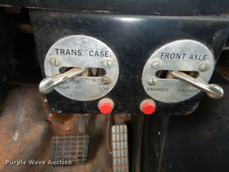 image for item DH3729 1994 Volvo Autocar semi truck