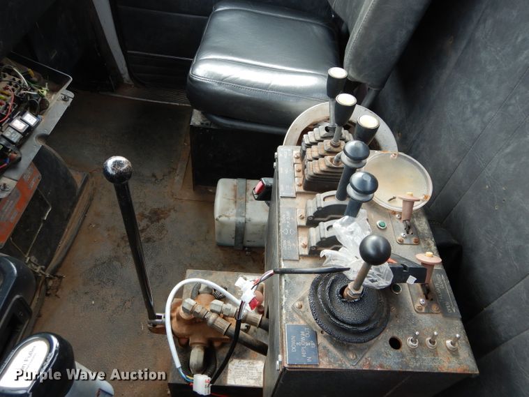 image for item DH3729 1994 Volvo Autocar semi truck