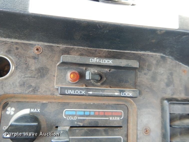 image for item DH3729 1994 Volvo Autocar semi truck