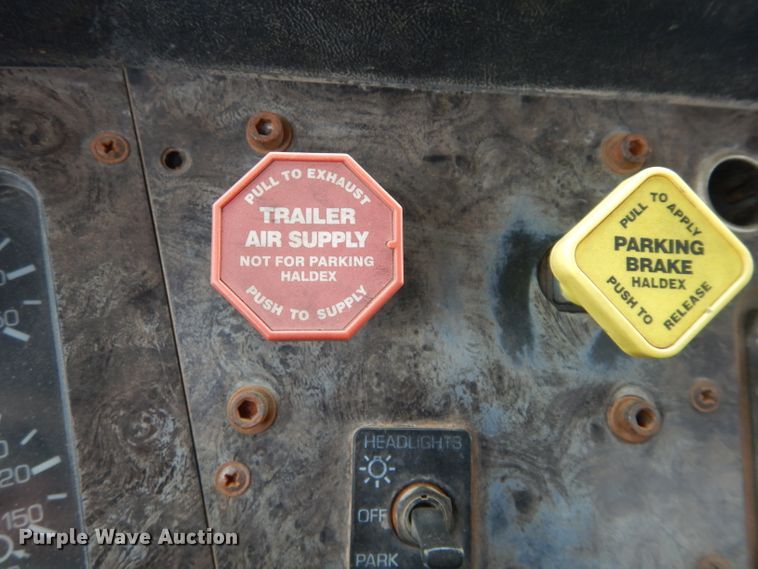 image for item DH3729 1994 Volvo Autocar semi truck