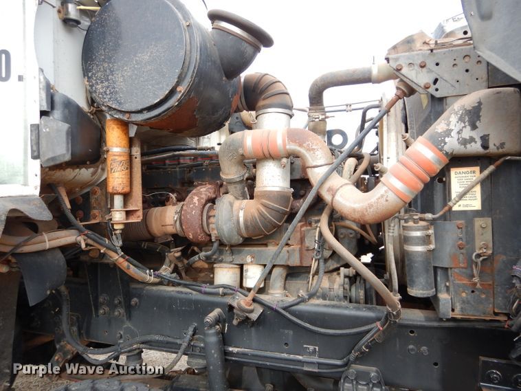 image for item DH3729 1994 Volvo Autocar semi truck