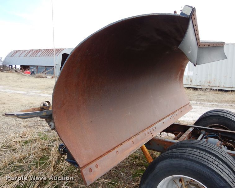 image for item DH3729 1994 Volvo Autocar semi truck