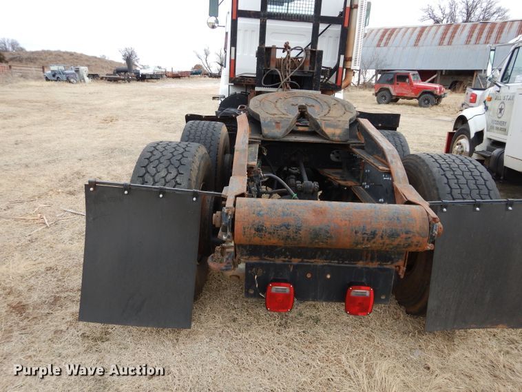 image for item DH3729 1994 Volvo Autocar semi truck