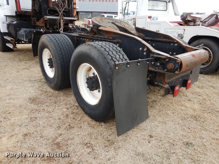 image for item DH3729 1994 Volvo Autocar semi truck