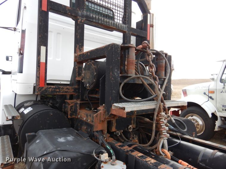 image for item DH3729 1994 Volvo Autocar semi truck