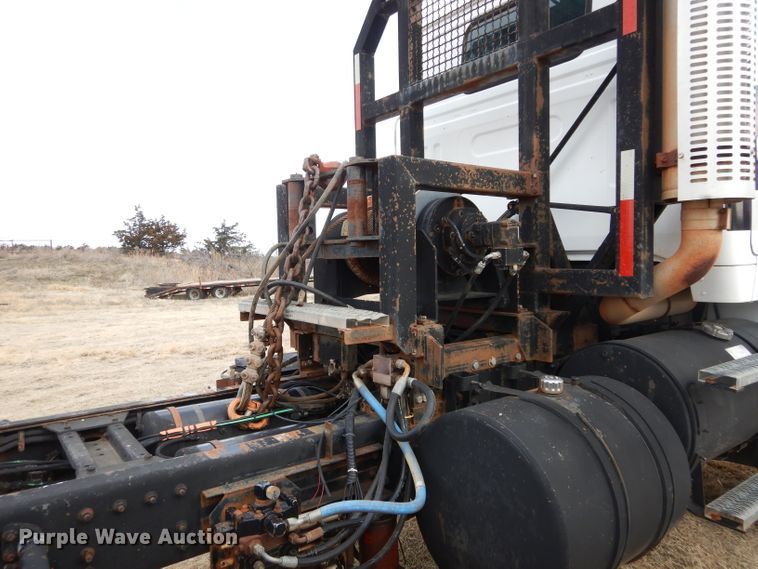 image for item DH3729 1994 Volvo Autocar semi truck