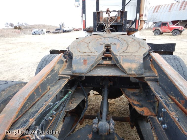 image for item DH3729 1994 Volvo Autocar semi truck