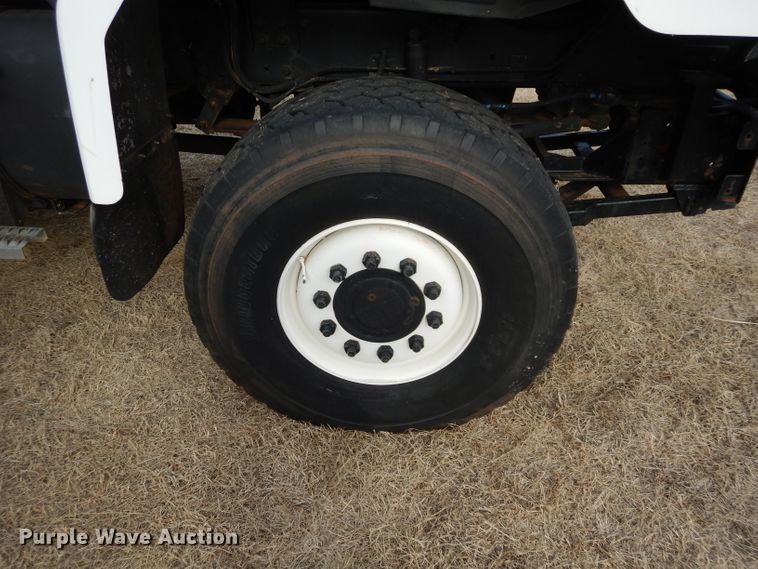 image for item DH3729 1994 Volvo Autocar semi truck