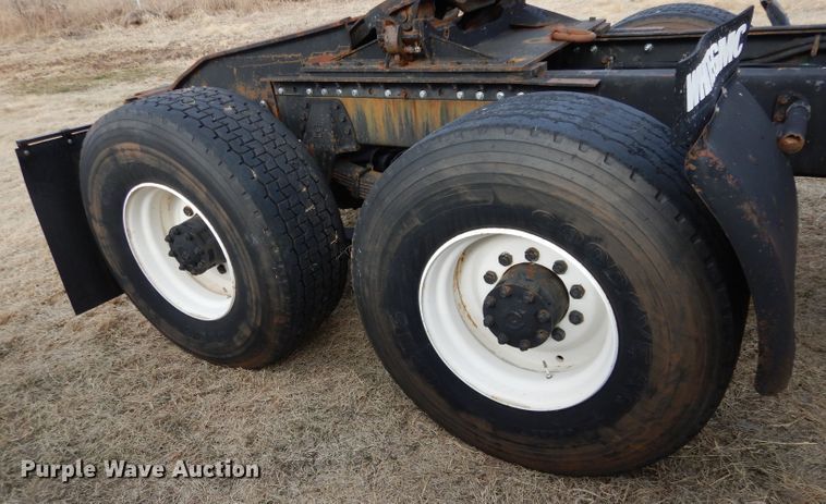 image for item DH3729 1994 Volvo Autocar semi truck