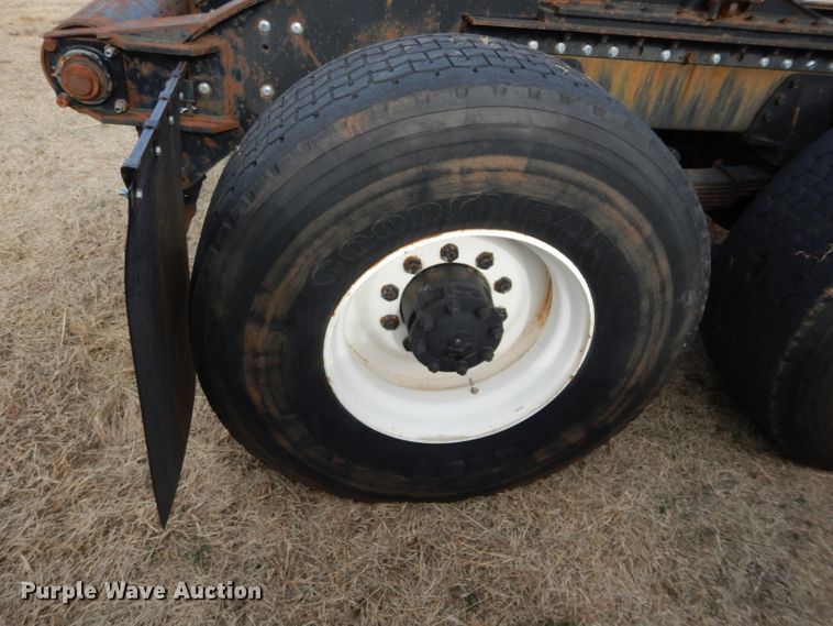 image for item DH3729 1994 Volvo Autocar semi truck