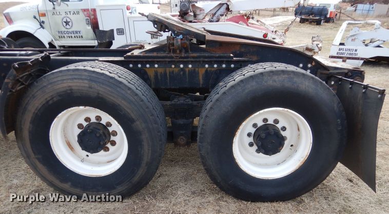 image for item DH3729 1994 Volvo Autocar semi truck