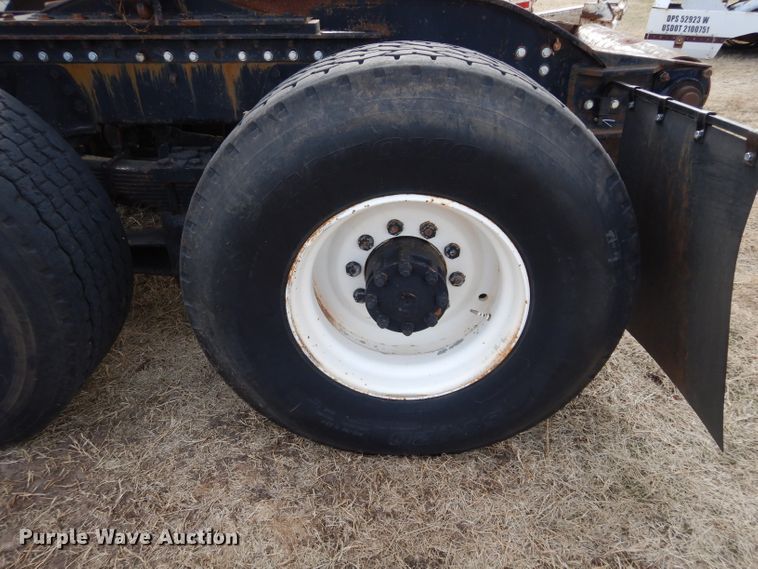 image for item DH3729 1994 Volvo Autocar semi truck