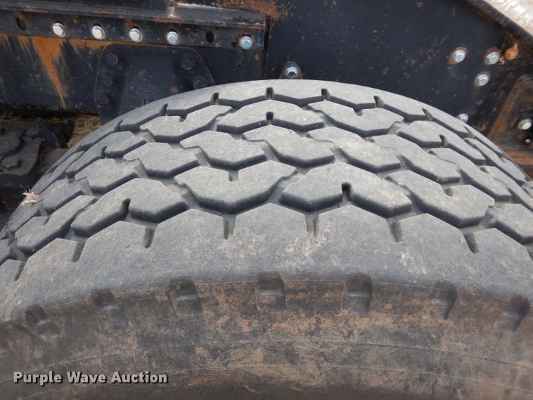 image for item DH3729 1994 Volvo Autocar semi truck