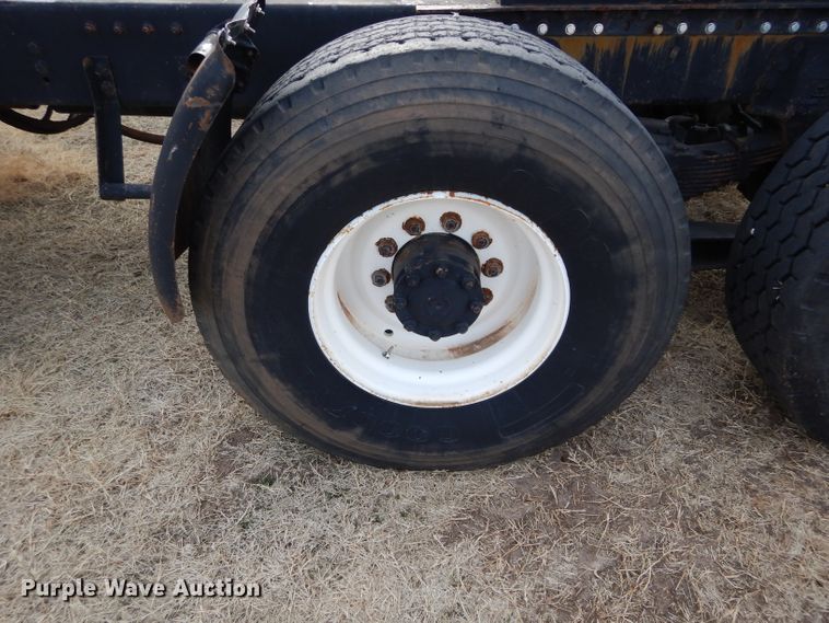 image for item DH3729 1994 Volvo Autocar semi truck