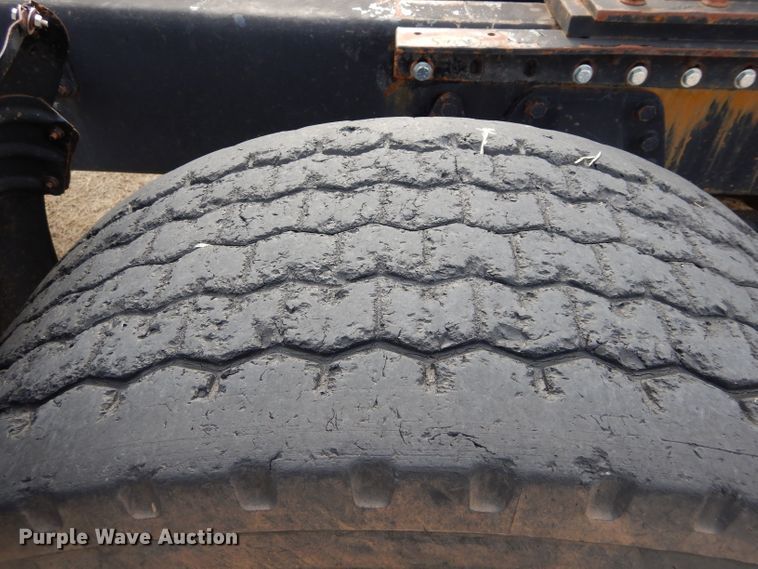 image for item DH3729 1994 Volvo Autocar semi truck