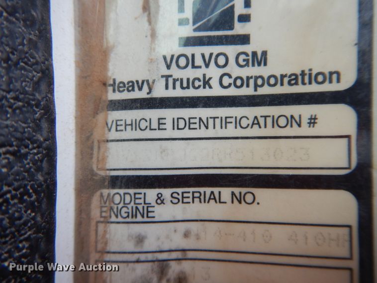 image for item DH3729 1994 Volvo Autocar semi truck