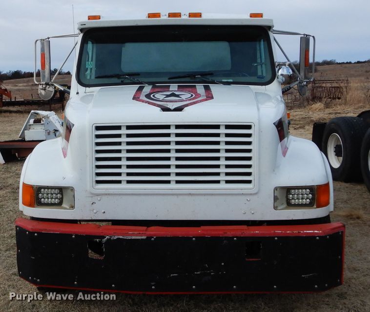 image for item DH3730 1996 International 4700 tow truck