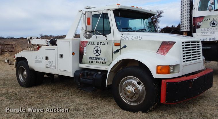 image for item DH3730 1996 International 4700 tow truck
