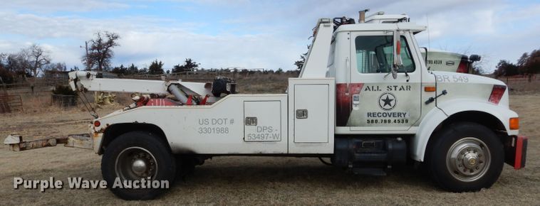 image for item DH3730 1996 International 4700 tow truck