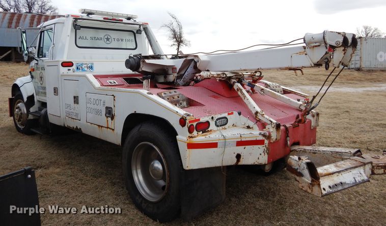 image for item DH3730 1996 International 4700 tow truck