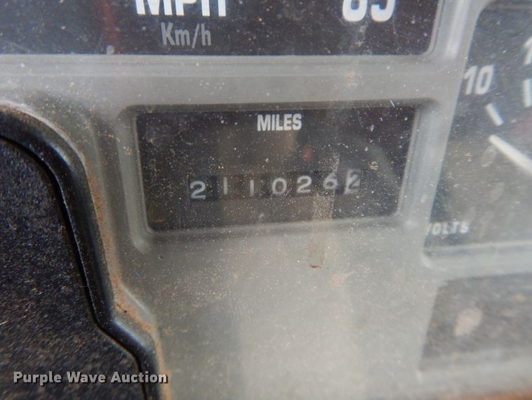 image for item DH3730 1996 International 4700 tow truck