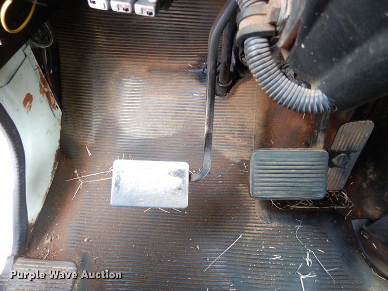 image for item DH3730 1996 International 4700 tow truck