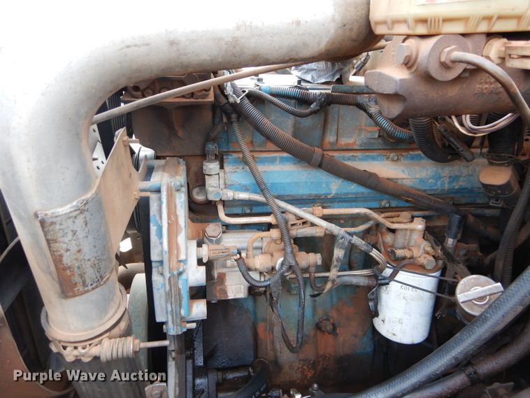 image for item DH3730 1996 International 4700 tow truck